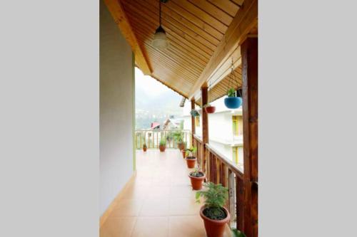 7 Bedroom Cozy Cottage in Himalayas Kitchen Cook