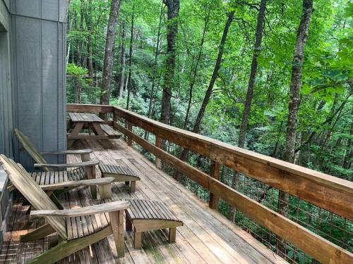 Renovated Escape - Firepit - Pools Golf & Tennis home - main image