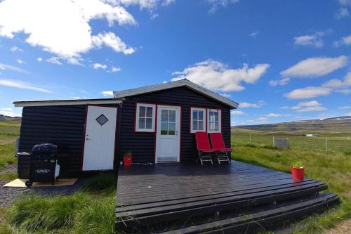 Cosy Cottage-Alfabakki-with hot tub in Reydarfjordur