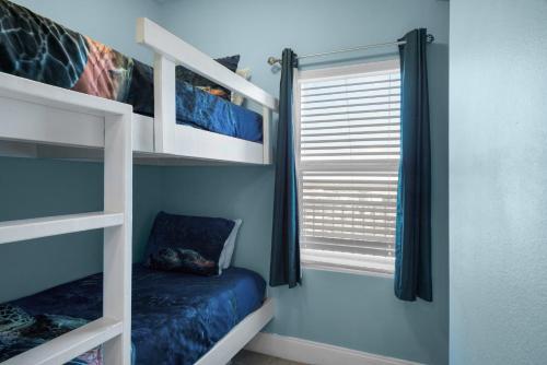 Ocean View & a Hammock-Laketown Wharf 1224 by RealJoy Vacations - image 10