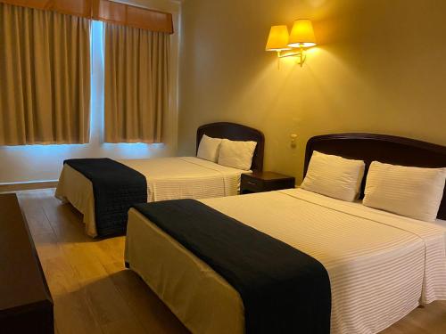 2 double beds