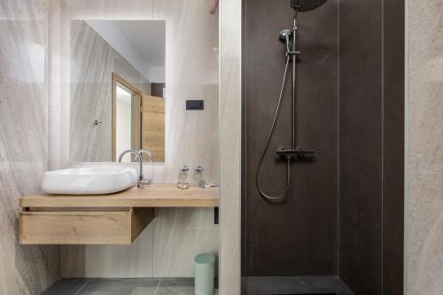 Hotel Millenium deluxe Room Type - Deluxe Double or Twin Room with Balcony