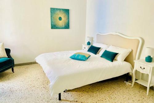 Trapani Centro Storico Apartment, Great Central Location! All new furniture and appliances!