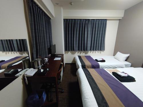 2 twin beds