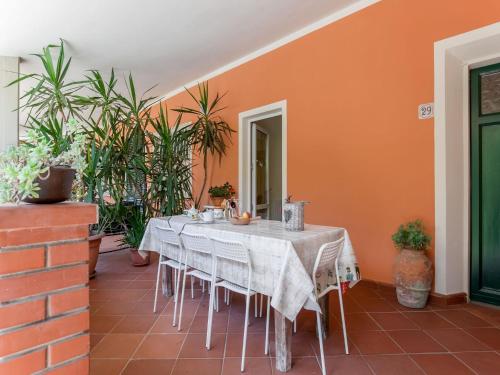 Delightful Villa in Camaiore with Heating