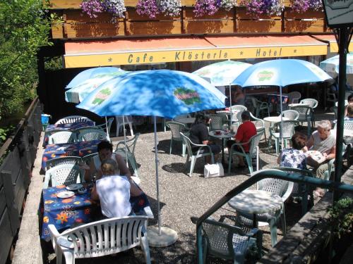 陽台/露台, 赫希米特克洛斯特勒酒店 (Hotel Hirsch mit Cafe Klosterle) in 恩茨克勒斯特勒