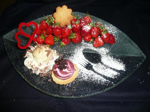 餐飲選擇, 赫希米特克洛斯特勒酒店 (Hotel Hirsch mit Cafe Klosterle) in 恩茨克勒斯特勒