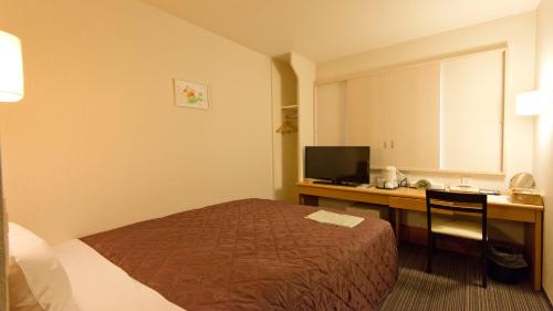 R-bend Hotel Atsugi Set in a prime location of Atsugi, R-bend Hotel Atsugi puts everything the city has to offer just outside your doorstep. Offering a variety of facilities and services, the property provides all you ne