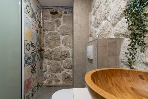 NEW! Stone villa JUDITA with heated pool and hydro-massage