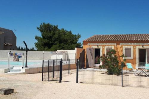 SYMPATHIQUE APPARTEMENT JARDIN PISCINE