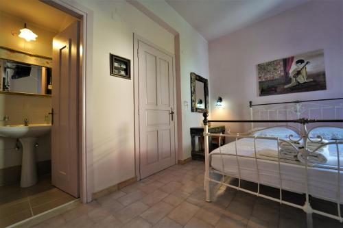 Antigoni Apartments - image 6