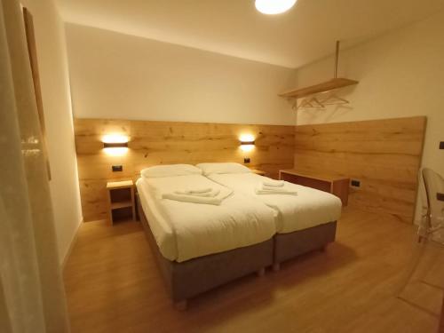 Guest house in San Lorenzo Dorsino chambre d'hôte Tignerone