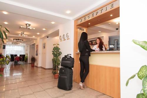 Plus Hotel - image 13