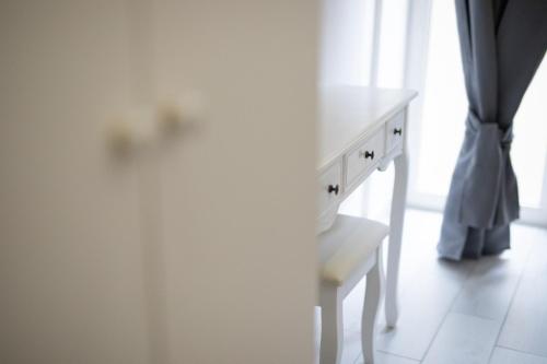 Gloves Rooms – Naples, CO