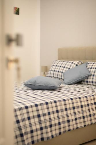 Gloves Rooms – Naples, CO