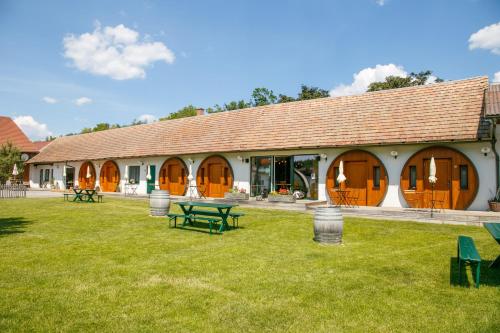 Winzerhof Küssler - Weinviertel - Hotel - Stillfried