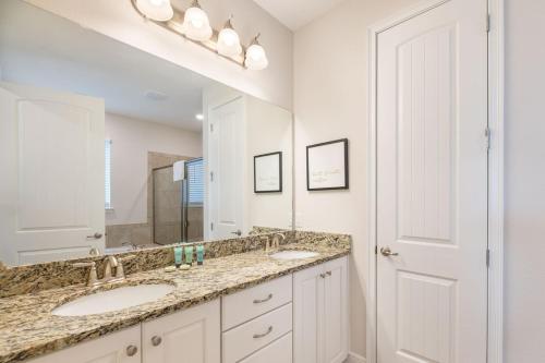 Beautiful 5 Star Villa with Private Pool on the Prestigious Encore Resort Orlando Villa 5441 - image 10