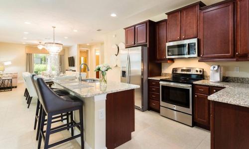 Beautiful Villa with first class amenities on Encore Resort at Reunion Orlando Villa 4376 - image 4