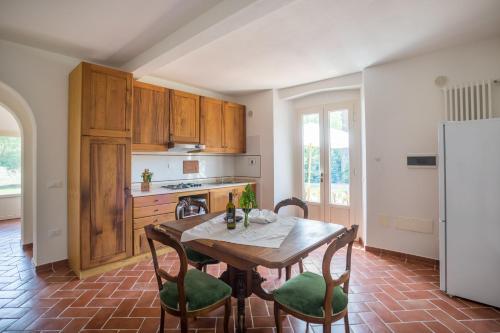 virtuve, Agriturismo Sant Elmira - Relax with external Jacuzzi in Montescudaio