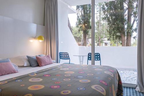 Amadria Park Andrija Stop at Hotel Amadria Park Andrija to discover the wonders of Sibenik. The property has everything you need for a comfortable stay. 24-hour front desk, babysitting, family room, car hire, restaurant a