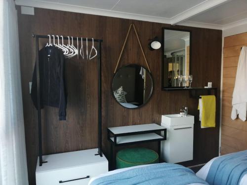 Karoo Queen Houseboat