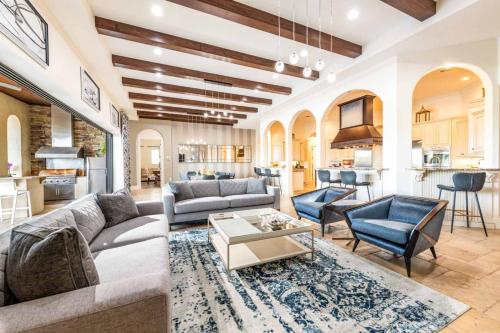 Exclusive Mansion with Large Private Pool on Reunion Resort and Spa Orlando Mansion 4742 - image 5