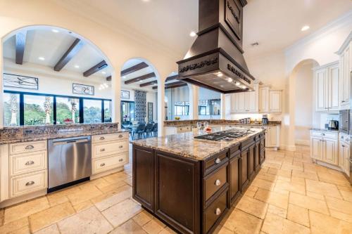 Exclusive Mansion with Large Private Pool on Reunion Resort and Spa Orlando Mansion 4742 - image 7
