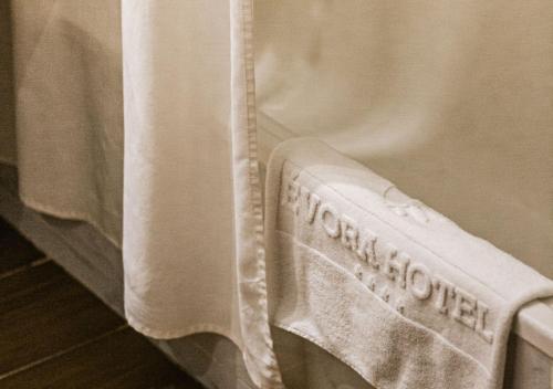 Evora Hotel - image 14