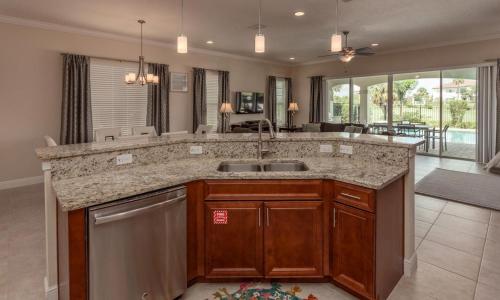 Luxury Private Villa with Large Pool on Reunion Resort and Spa Orlando Villa 4588 - image 8