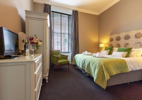 The Edinburgh Address - Castle View Apartment - image 2