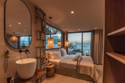 Bungalows at Almiros Beach 4