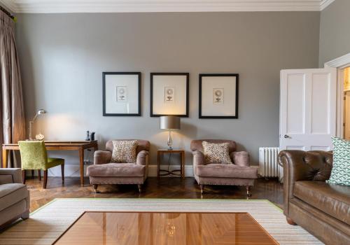 The Edinburgh Address - Castle View Apartment - image 13