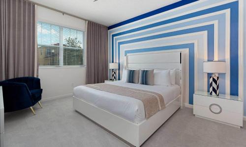 Rent the Perfect 10 Bedroom Villa on Solterra Resort Orlando Villa 4731 - image 7