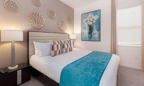 Rent the Perfect 10 Bedroom Villa on Solterra Resort Orlando Villa 4731 - image 11