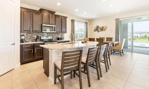 Rent the Perfect 5 Bedroom Villa on Encore Resort Orlando Villa 5452 - image 4