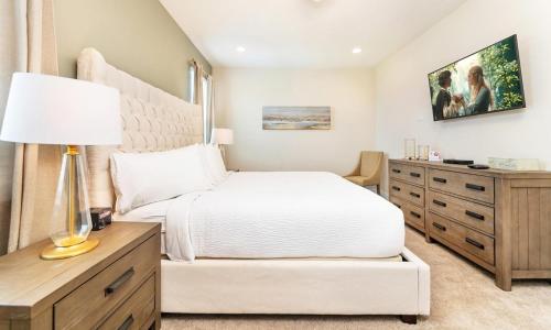Rent the Perfect 5 Bedroom Villa on Encore Resort Orlando Villa 5452 - image 12