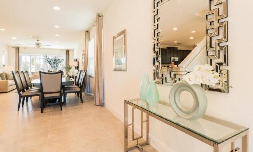 Rent the Perfect 6 Bedroom Villa on Encore Resort at Reunion Orlando Villa 4368 - image 3