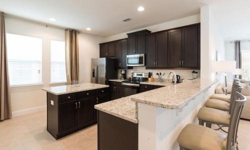 Rent the Perfect 6 Bedroom Villa on Encore Resort at Reunion Orlando Villa 4368 - image 5