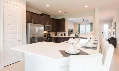 Rent the Perfect 6 Bedroom Villa on Encore Resort at Reunion Orlando Villa 4390 - image 7
