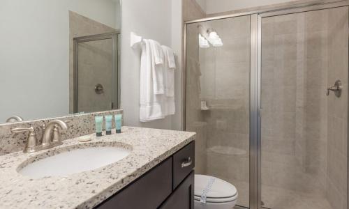 Rent the Perfect 8 Bedroom Villa on Encore Resort at Reunion Orlando Villa 4426 - image 12