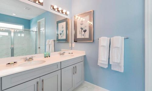 Rent the Perfect 8 Bedroom Villa on Solara Resort Orlando Villa 4723 - image 10