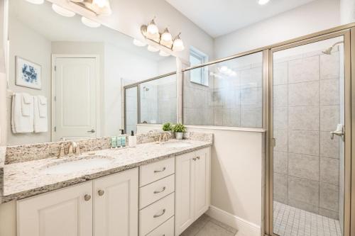 Rent this Luxury 5 Star Villa on Encore Resort Orlando Villa 5445 - image 9
