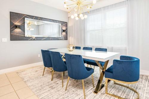 Rent this Luxury 5 Star Villa on Encore Resort Orlando Villa 5470 - image 7