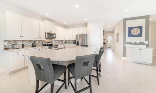 Rent Your Own Orlando Villa with Large Private Pool on Encore Resort at Reunion Orlando Villa 4492 - image 6