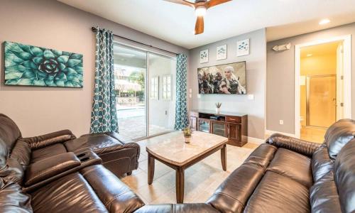 Rent Your Own Orlando Villa with Large Private Pool on Encore Resort at Reunion Orlando Villa 4710 - image 3