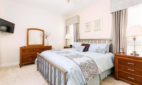 Rent Your Own Orlando Villa with Large Private Pool on Reunion Resort and Spa Orlando Villa 4561 - image 7