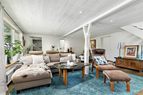 Hazelnut Villa - Secluded - closeby town & a lake in 奧斯比