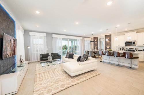 The Ultimate 4 Bedroom Villa on Encore Resort Orlando Villa 5451 - image 2