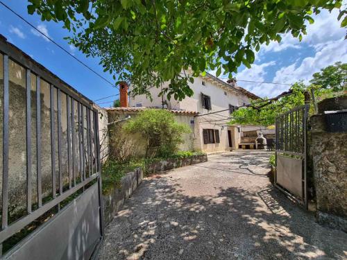  House Foli 1731 in Foli