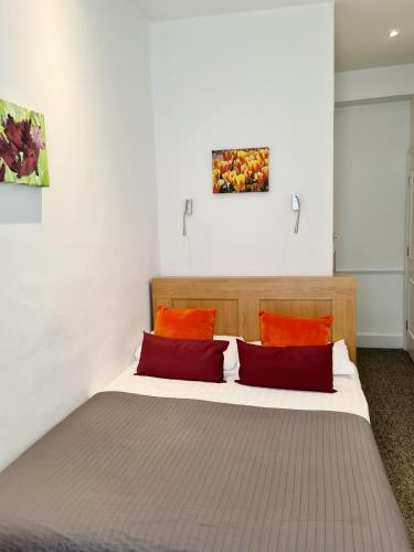 Rushmore Hotel - image 5